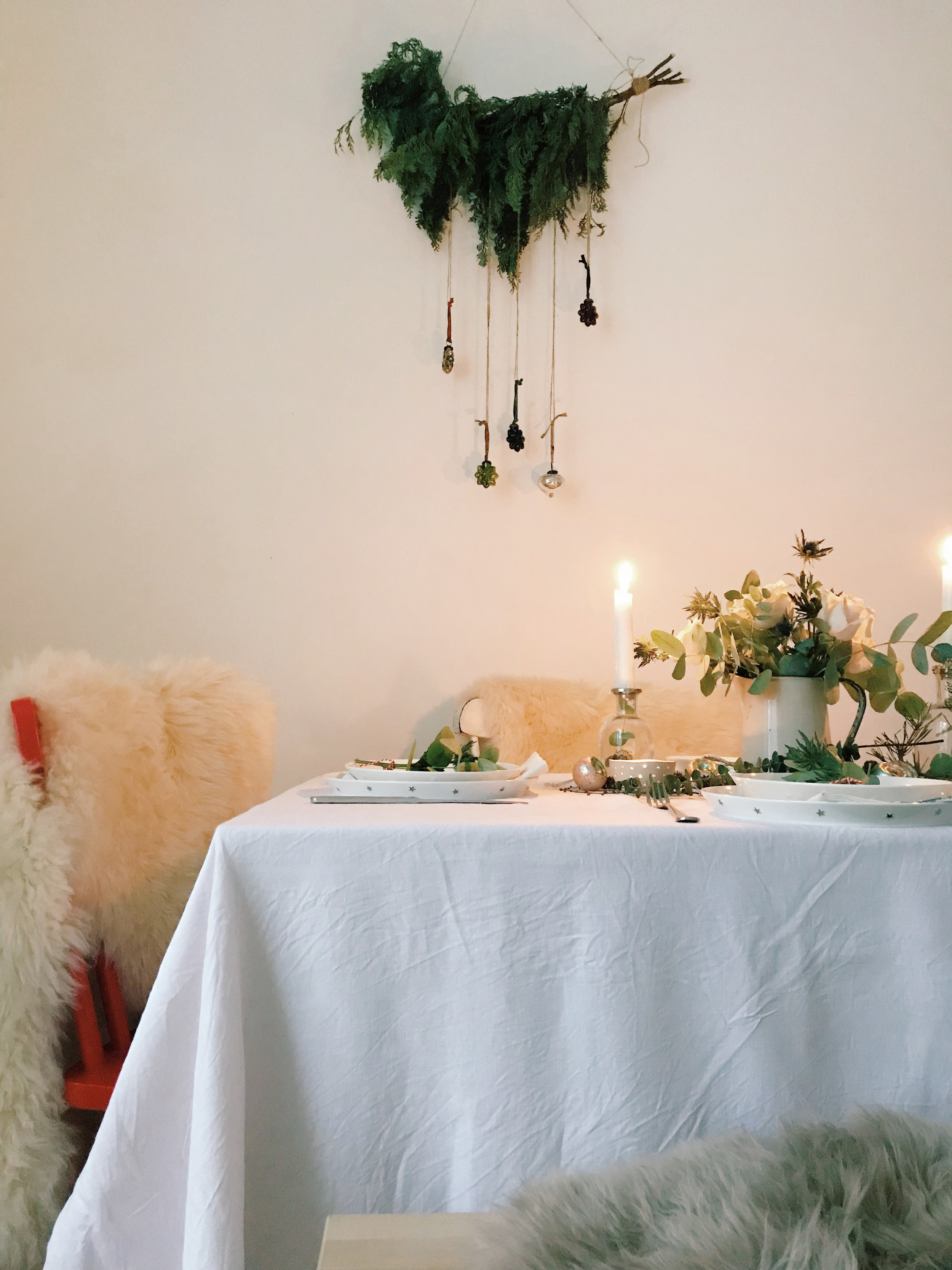 simple Christmas table styling ideas - 91 Magazine