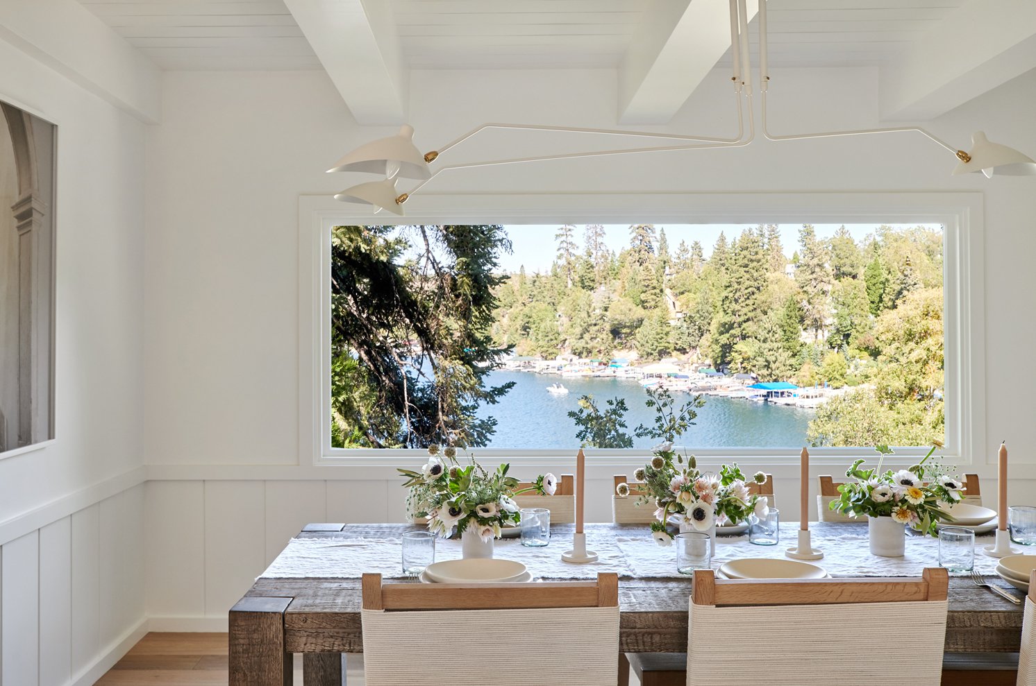 Dining area with beautiful view - Arrowhead Lake House – California, USA