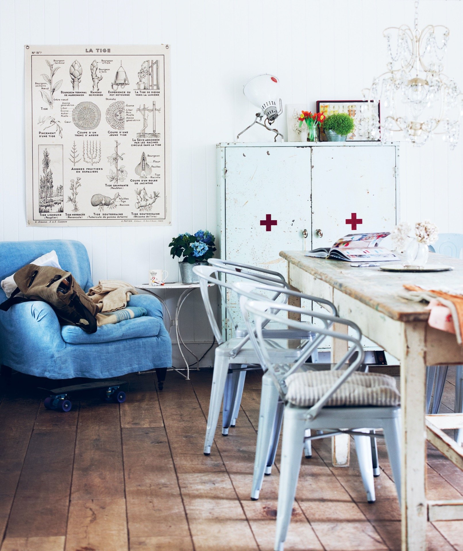 Dining area with vintage furniture and objects